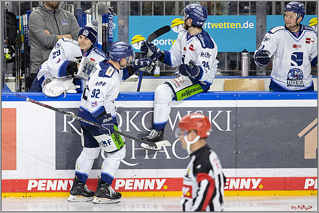 PENNY DEL;  Koelner Haie - Straubing Tigers; Koeln, 28.12.2022